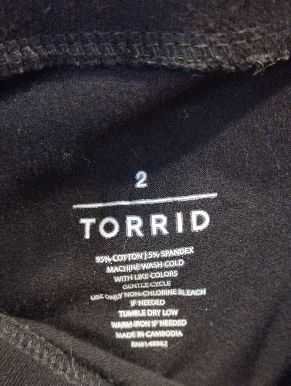 🖤Torrid Cropped Laser Cut Floral Leggings - Picture 4 of 5